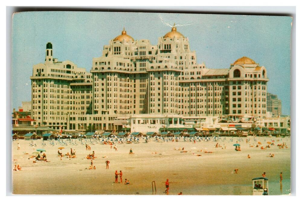 Vintage Traymore Hotel Atlantic City NJ Boardwalk Beach Postcard 1950s-60s